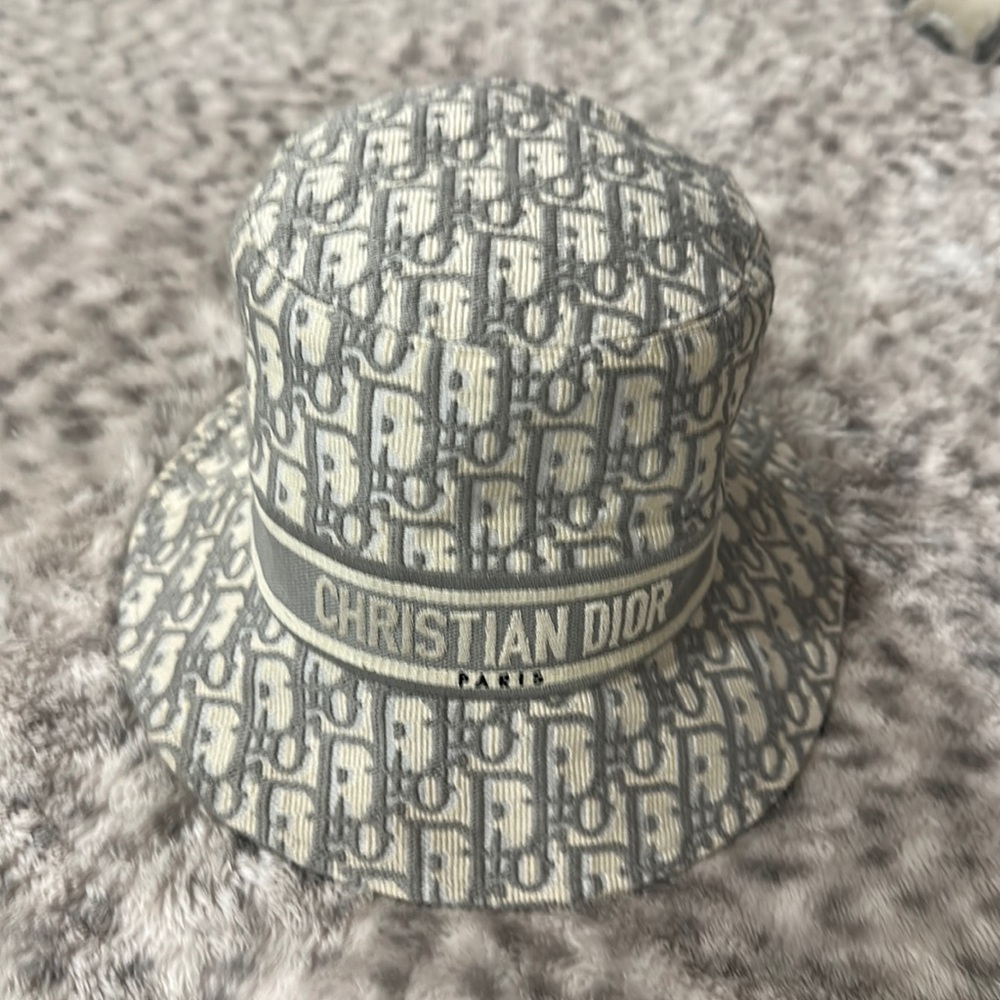 Brand new women’s Christian Dior bucket hat